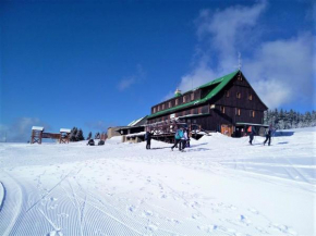 Lyžařská bouda, Pec Pod Snežkou